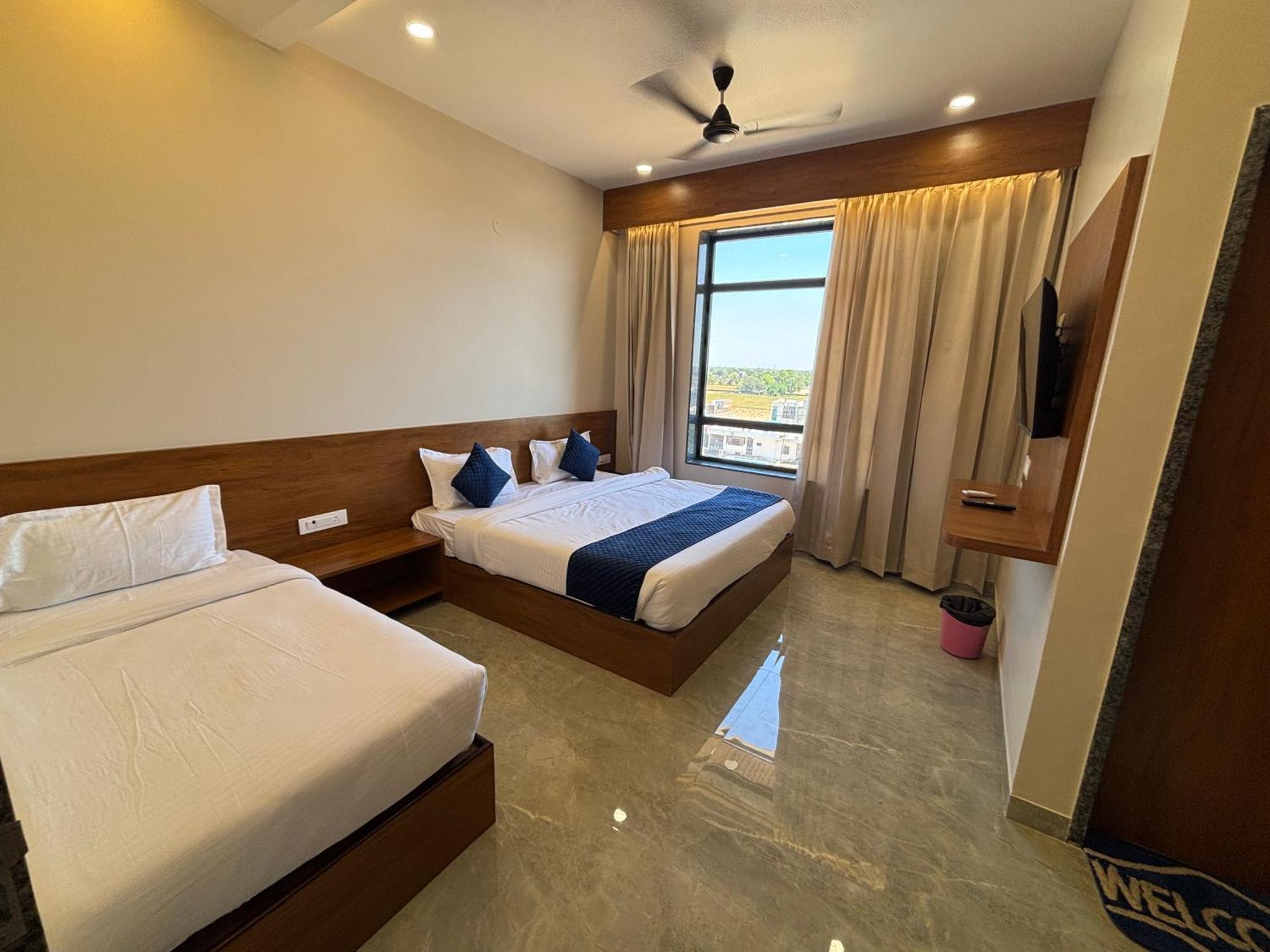 Hotel Sisodiya Palace Khatu Exterior photo